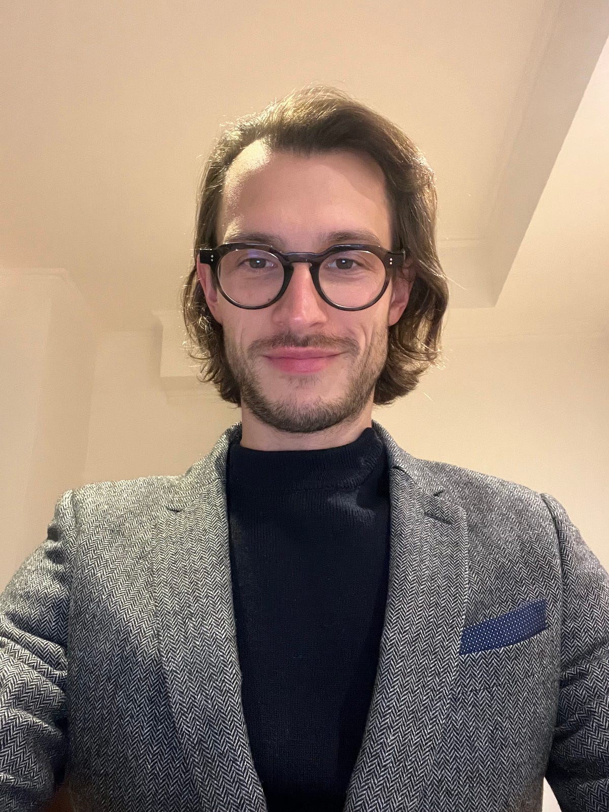 Dr Adrien Guenego Médecin Radiologue by RadioLogs Medium