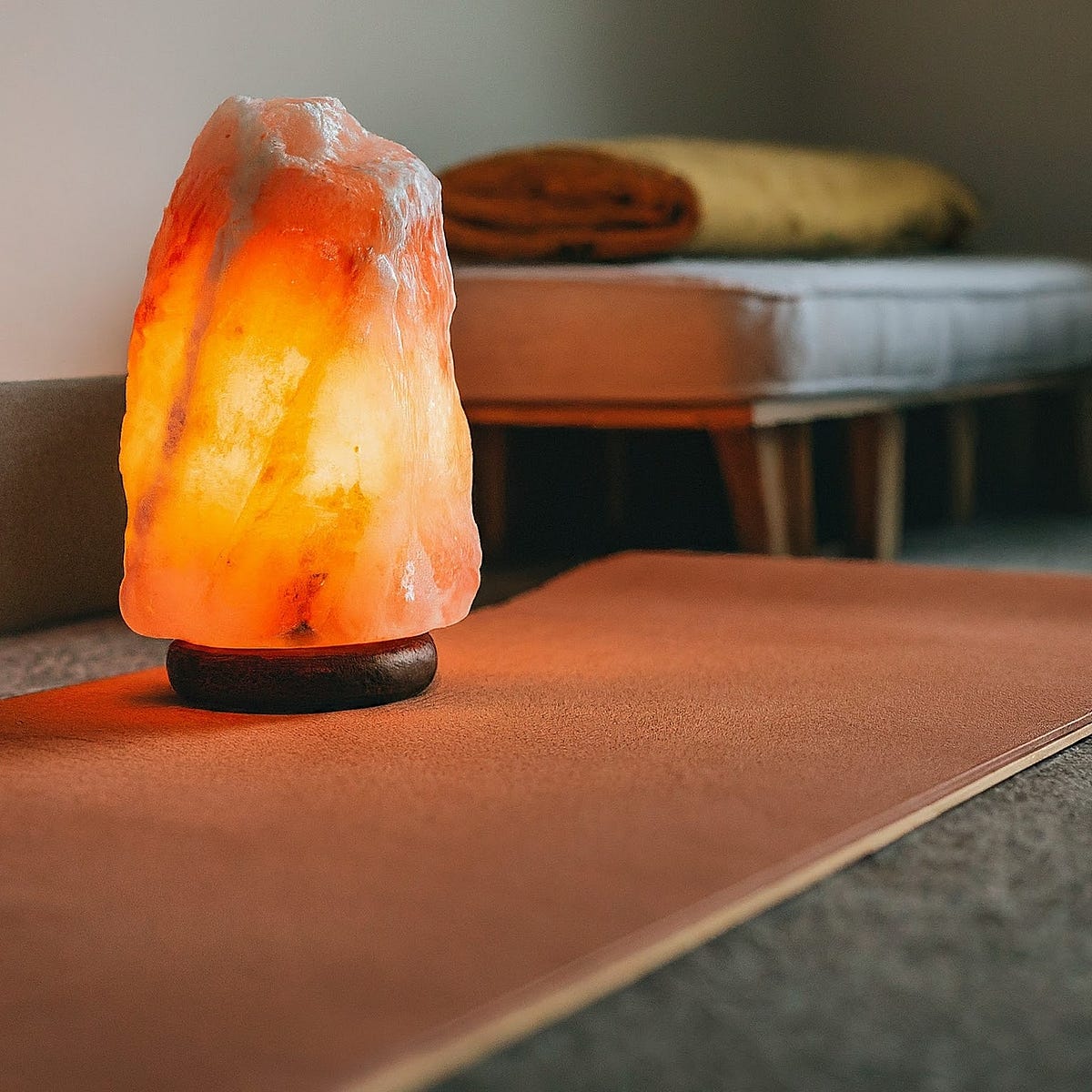 Choosing the Right Salt Lamp A Buyer’s Guide for Meditators by Art