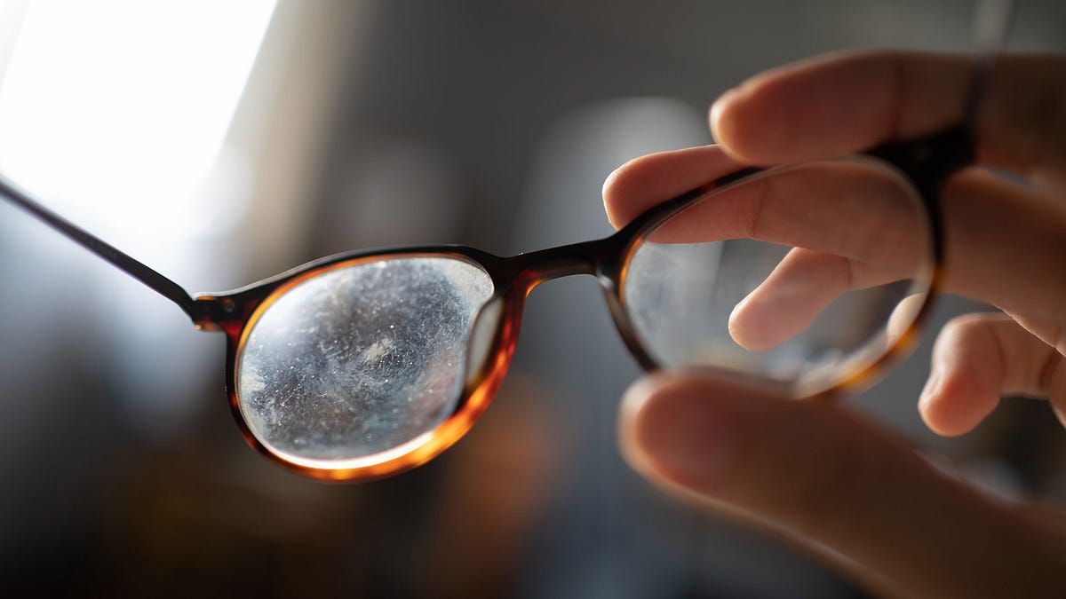 How to Remove Scratches from Eyeglasses A Comprehensive Guide by