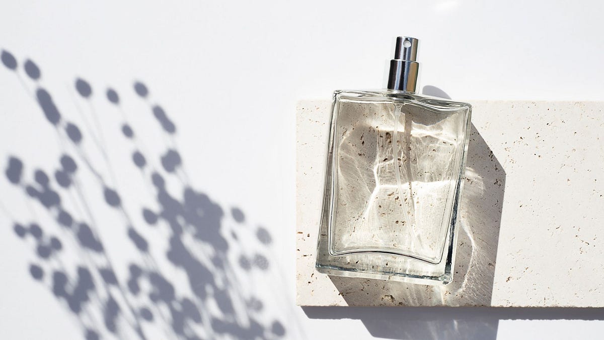 Understand The Difference Between Body Spray and Deodorant by Smytten