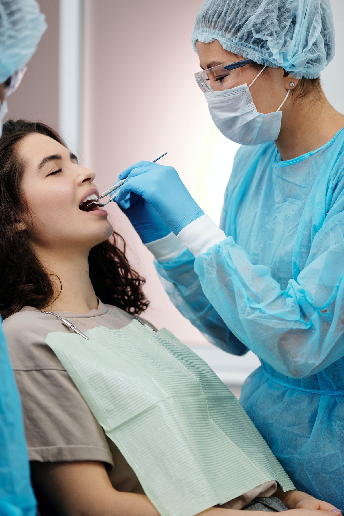 10 reasons why you should a dental assistant by Dental Assistant Aug, 2023