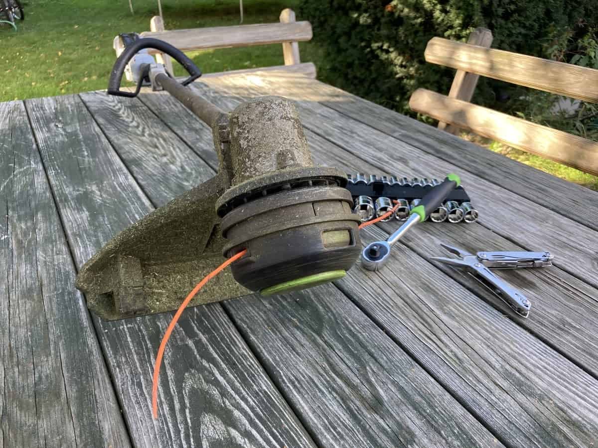 How To Replace The String in Your Ego Trimmer in Just a Few Easy Steps by Bob James MuddyUm