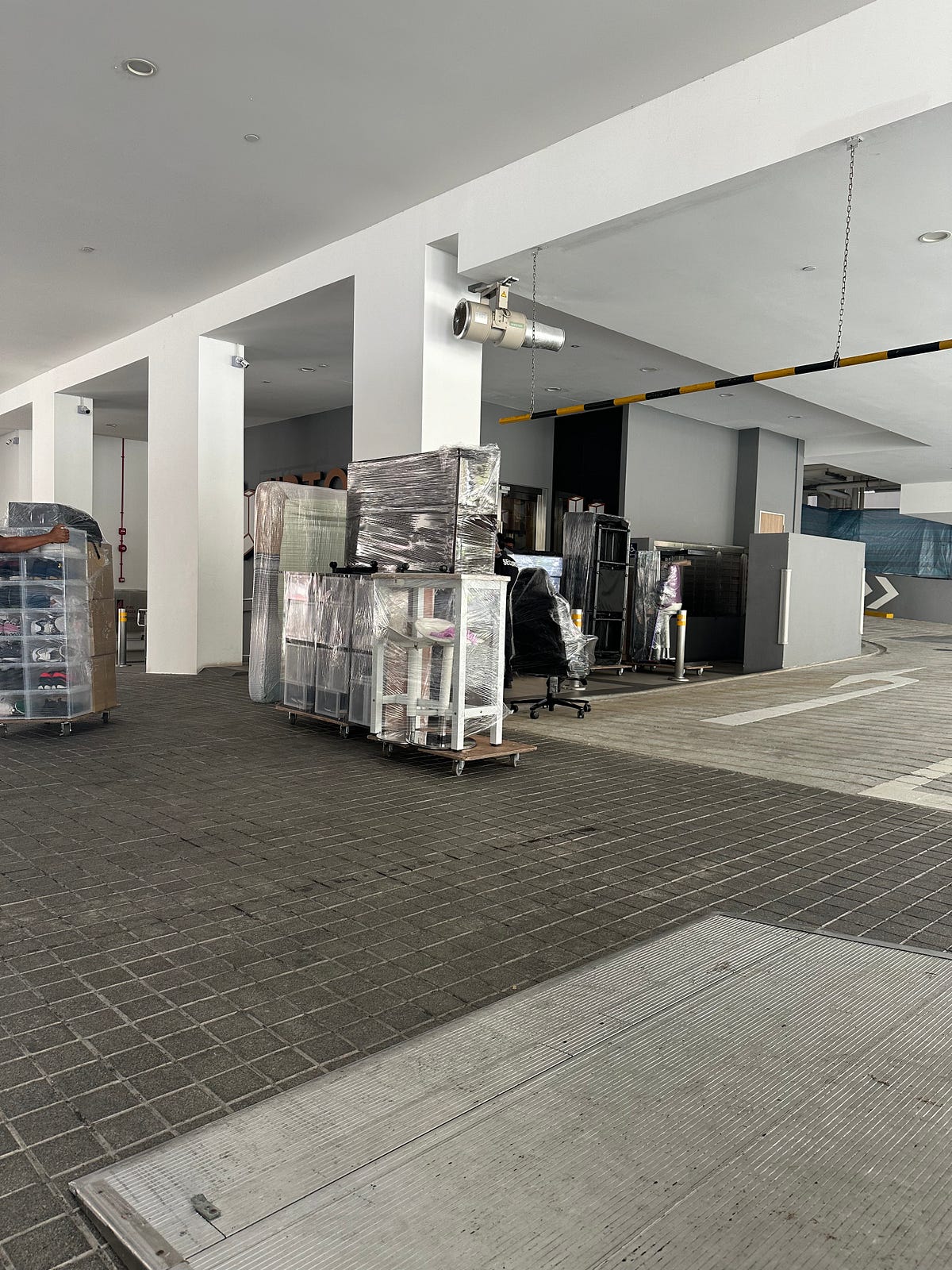 The top best house movers in Singapore , Tip Top Movers. by Movers In