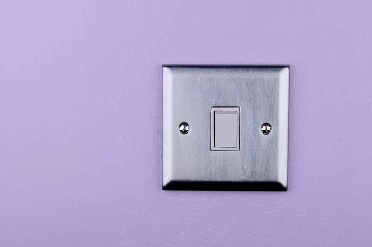 A Comparison Between Plastic and Metal Switch Plates by Wallplate