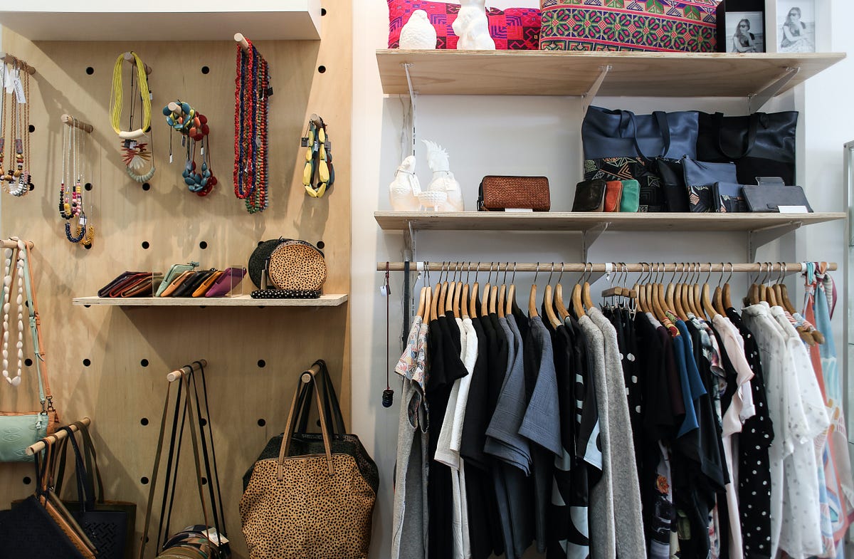 How many clothes should a woman have in her wardrobe by Jenny Pink