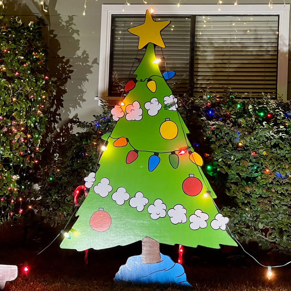 6 Reasons Why Christmas Lights Are the Worst Decoration Ever Made by