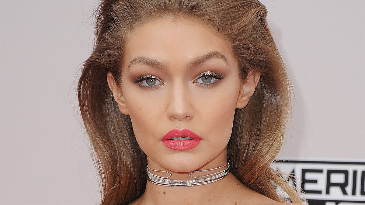 Why Everyone’s Talking About Gigi Hadid and Melania Trump by Hallie(02)