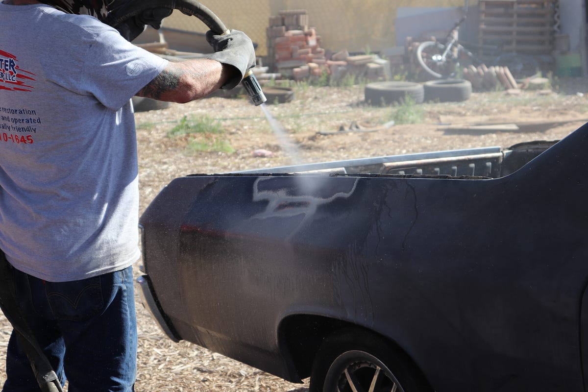 The Benefits of Using Dustless Blasting to Remove Paint from a Car by