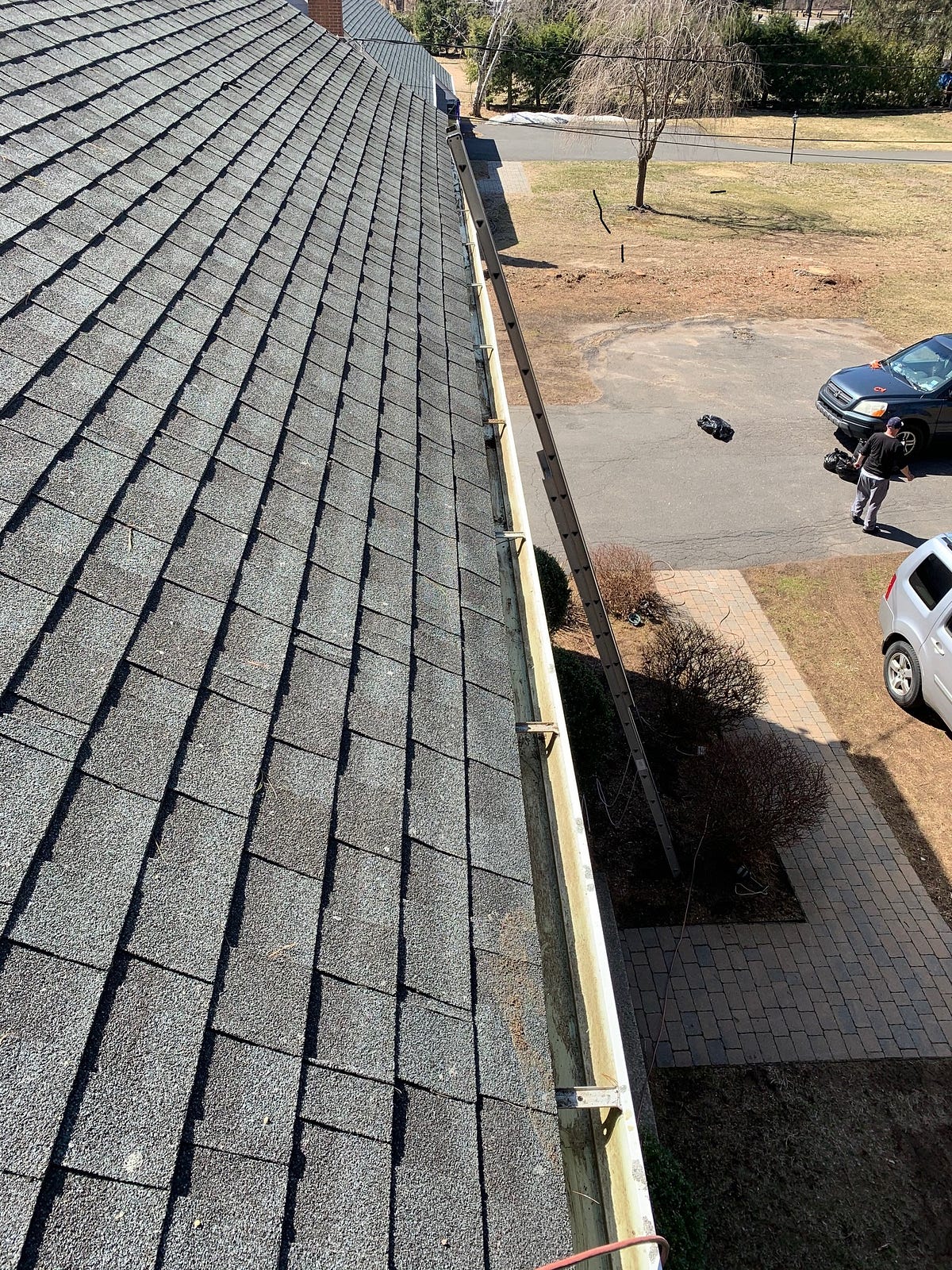 Should You Work With Clean Pro Roanoke to Clean Up Your Rain gutter