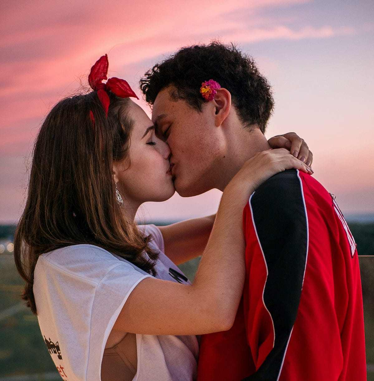 My Boyfriend Smells So Good to Me I’m Worried I Might Actually Eat Him