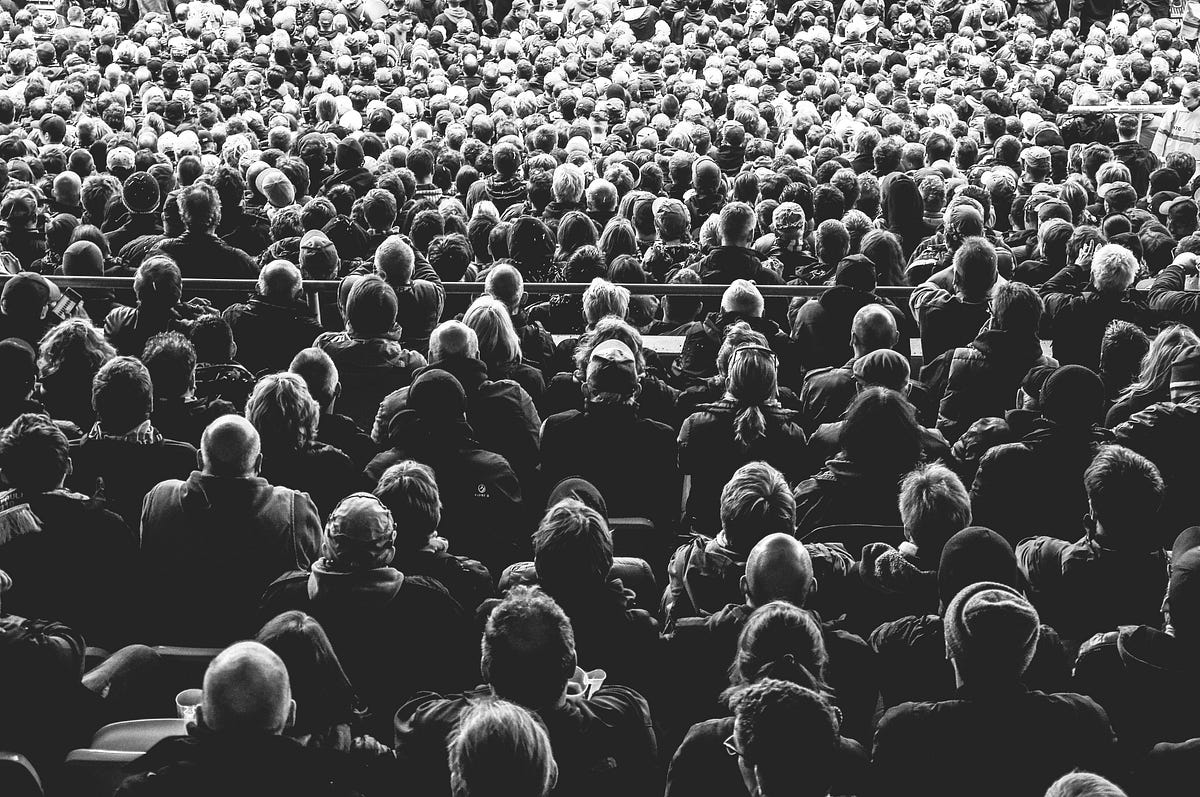 15 tips for presenting to large groups of people by James Gadsby Peet William Joseph Medium