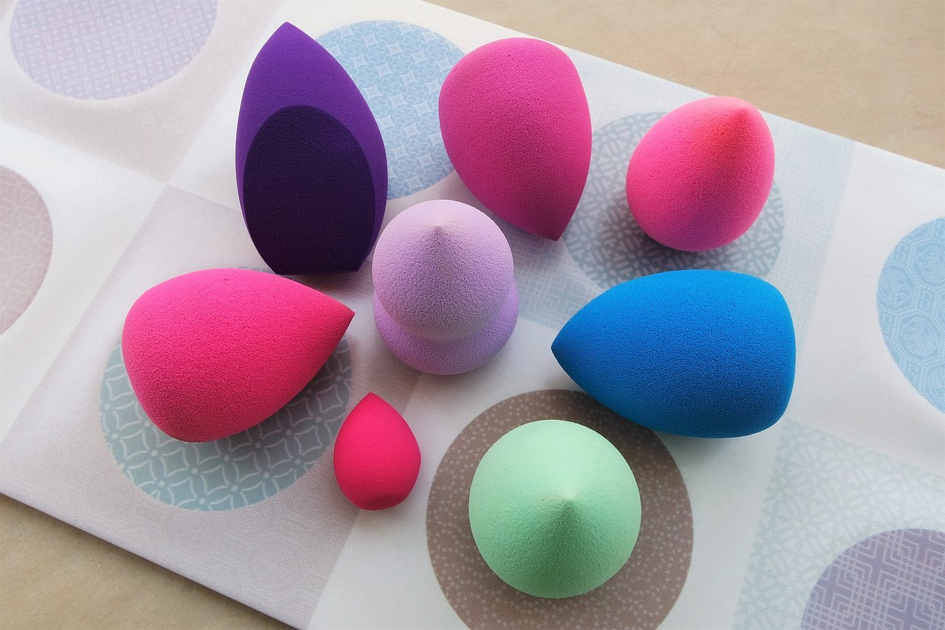 Guide To Choosing A Perfect Beauty Blender by facedee Medium