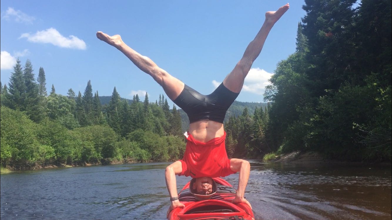 I’m a big book smeller! 😃 BichoDoMato Medium