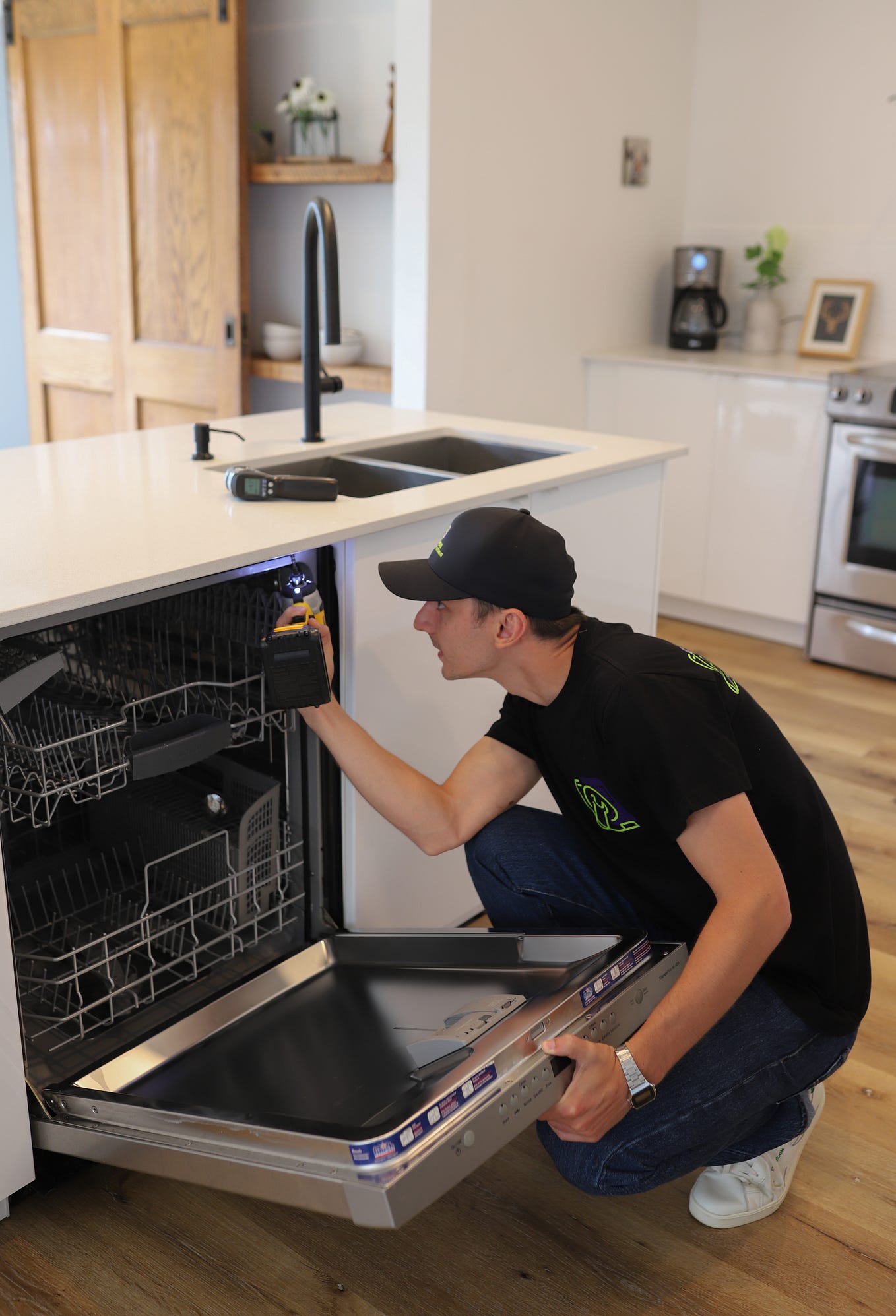 Find a appliance repairman for your washing machine in Toronto by