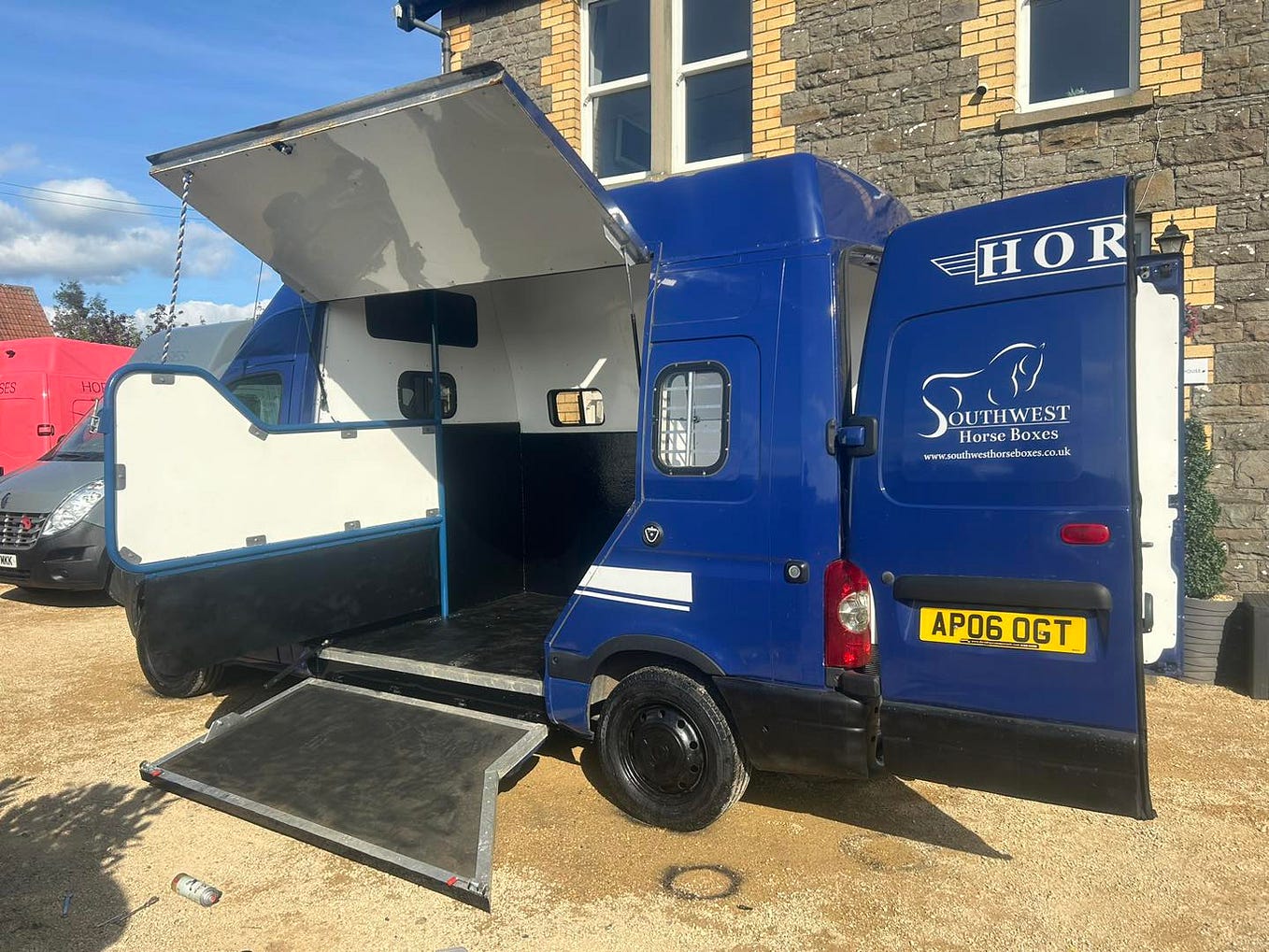 What weight can a 3.5tonne horsebox carry? by Kelly Morris Jun