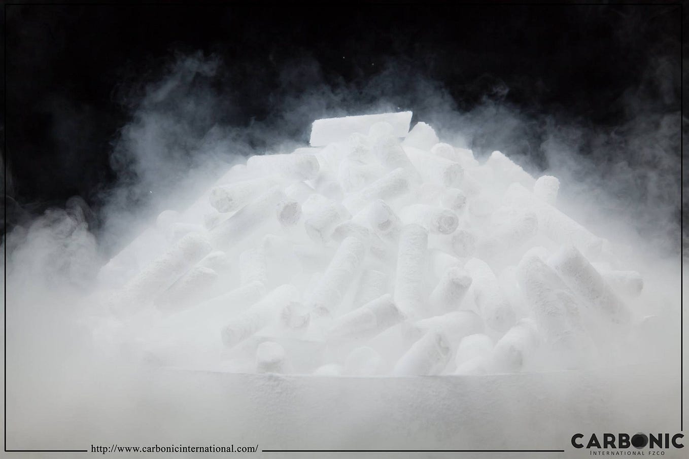 Dry Ice Supplier in Abu Dhabi, UAE — 24/7 Support Available Carbonic