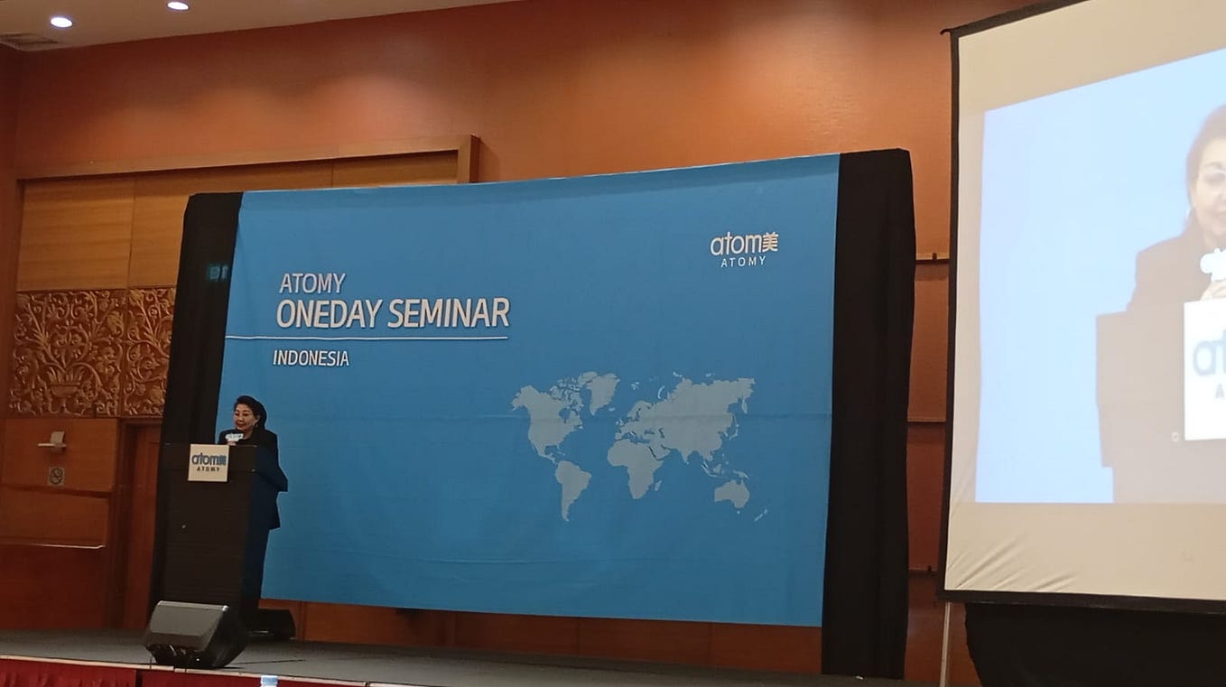 Movie Review “How to Make Millions before Grandma Dies” by Jess Mei