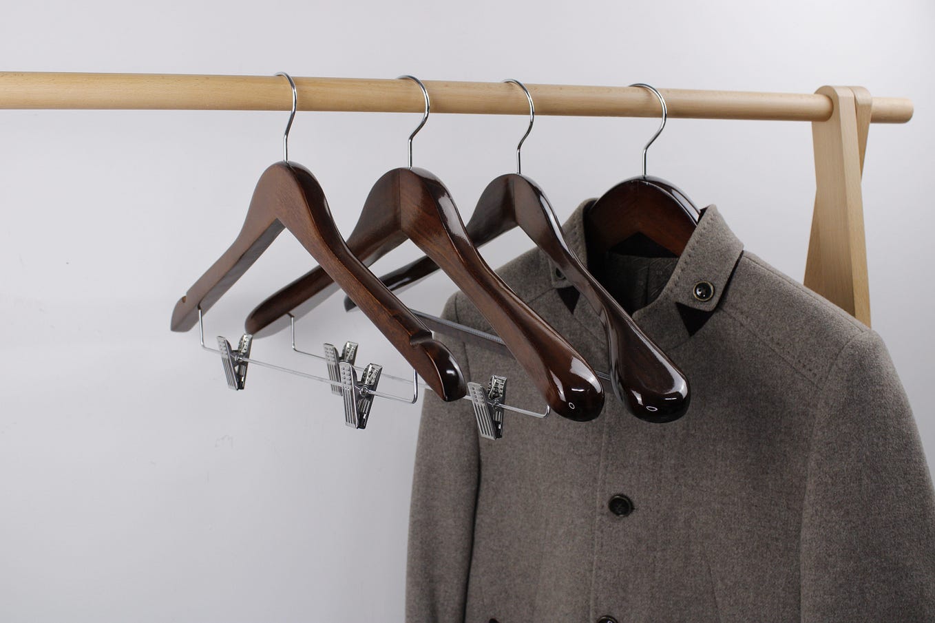 Inspring Luxury hotel hanger Amydeng Medium