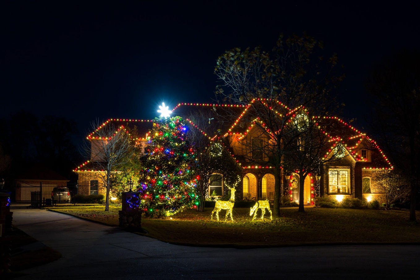 The Growing Trend of Permanent Holiday Lighting in 2023 by Canstar