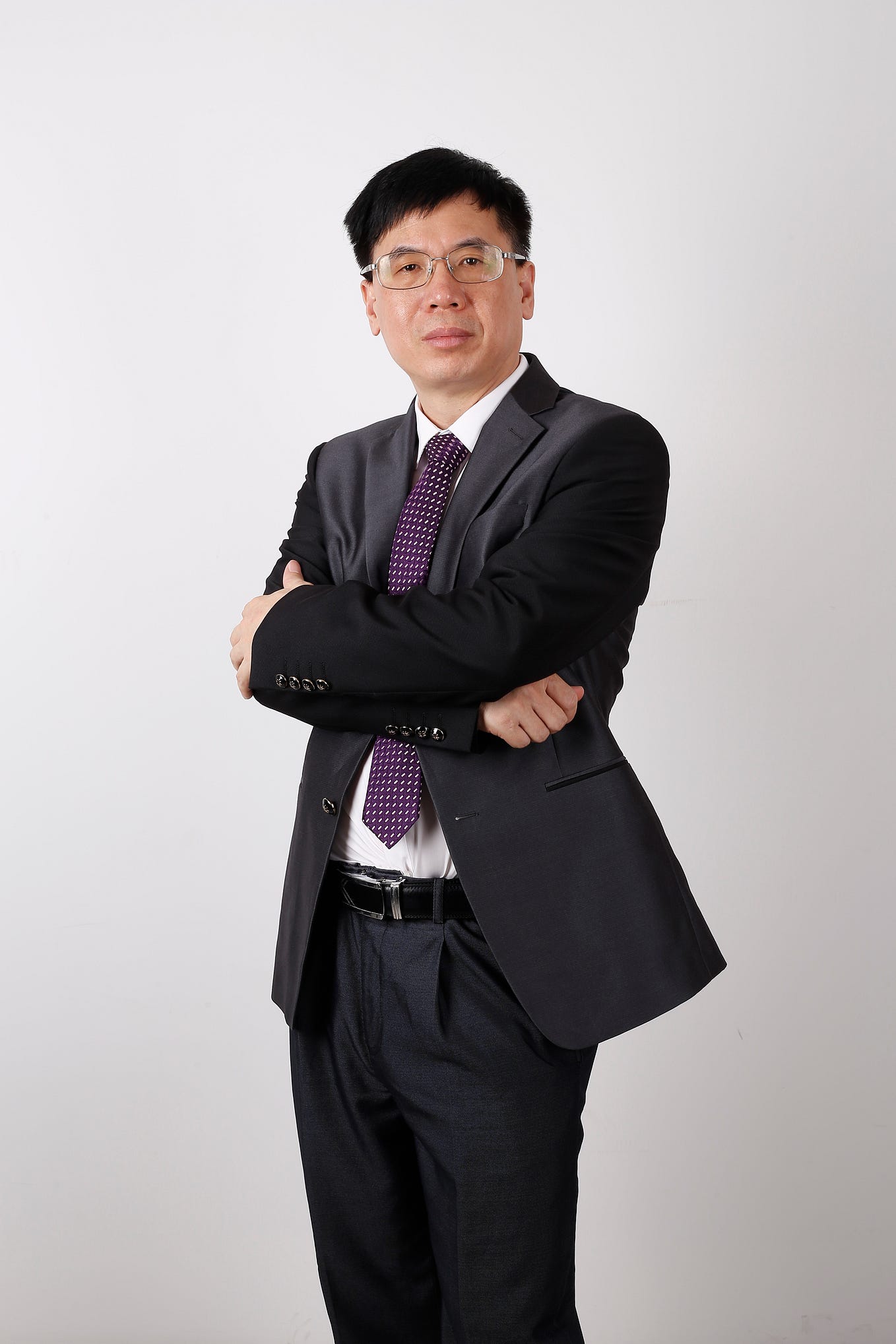 What is the mechanism by Light Negative Oxygen Ions (LNOI) kill viruses