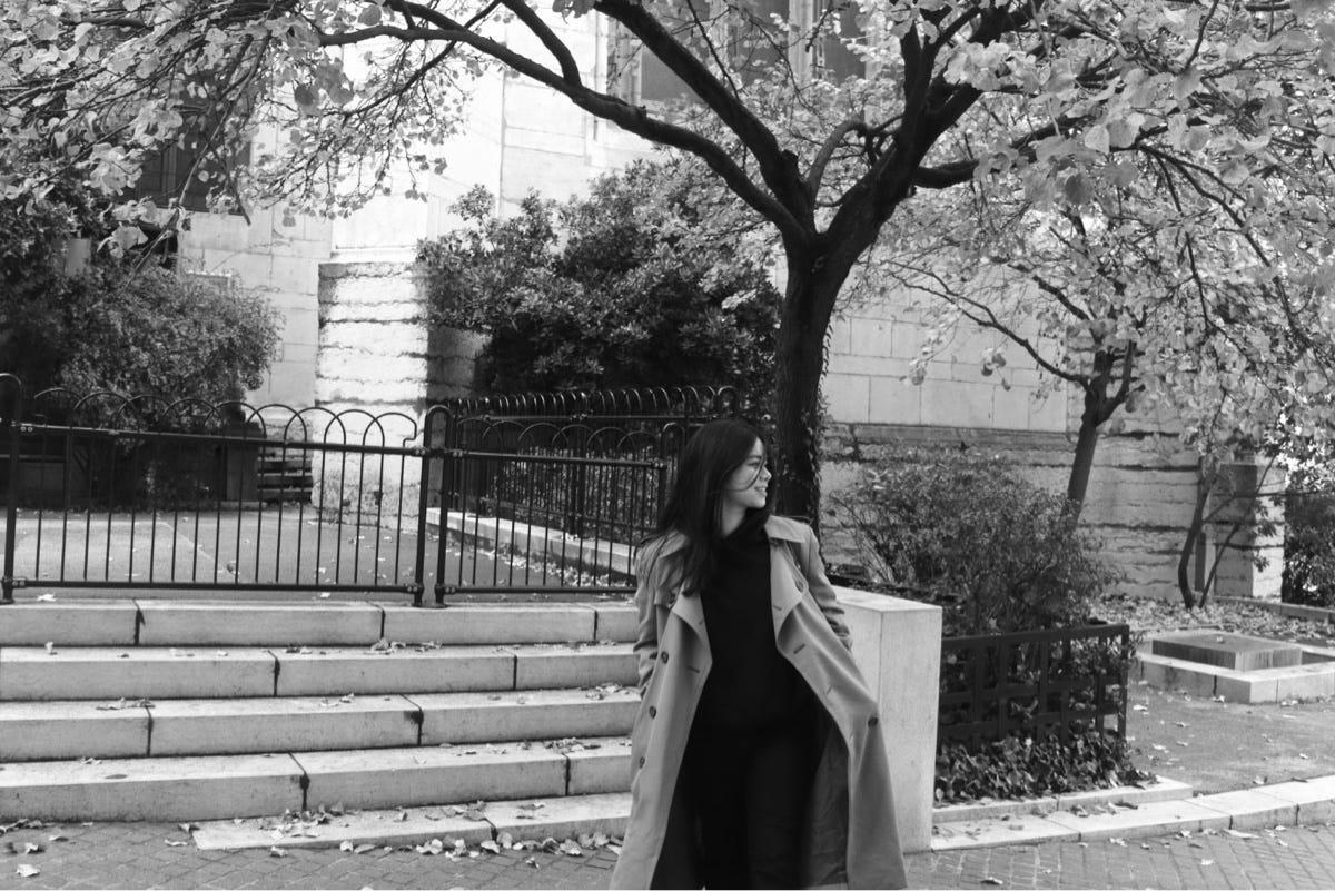 Emily Bee – Medium