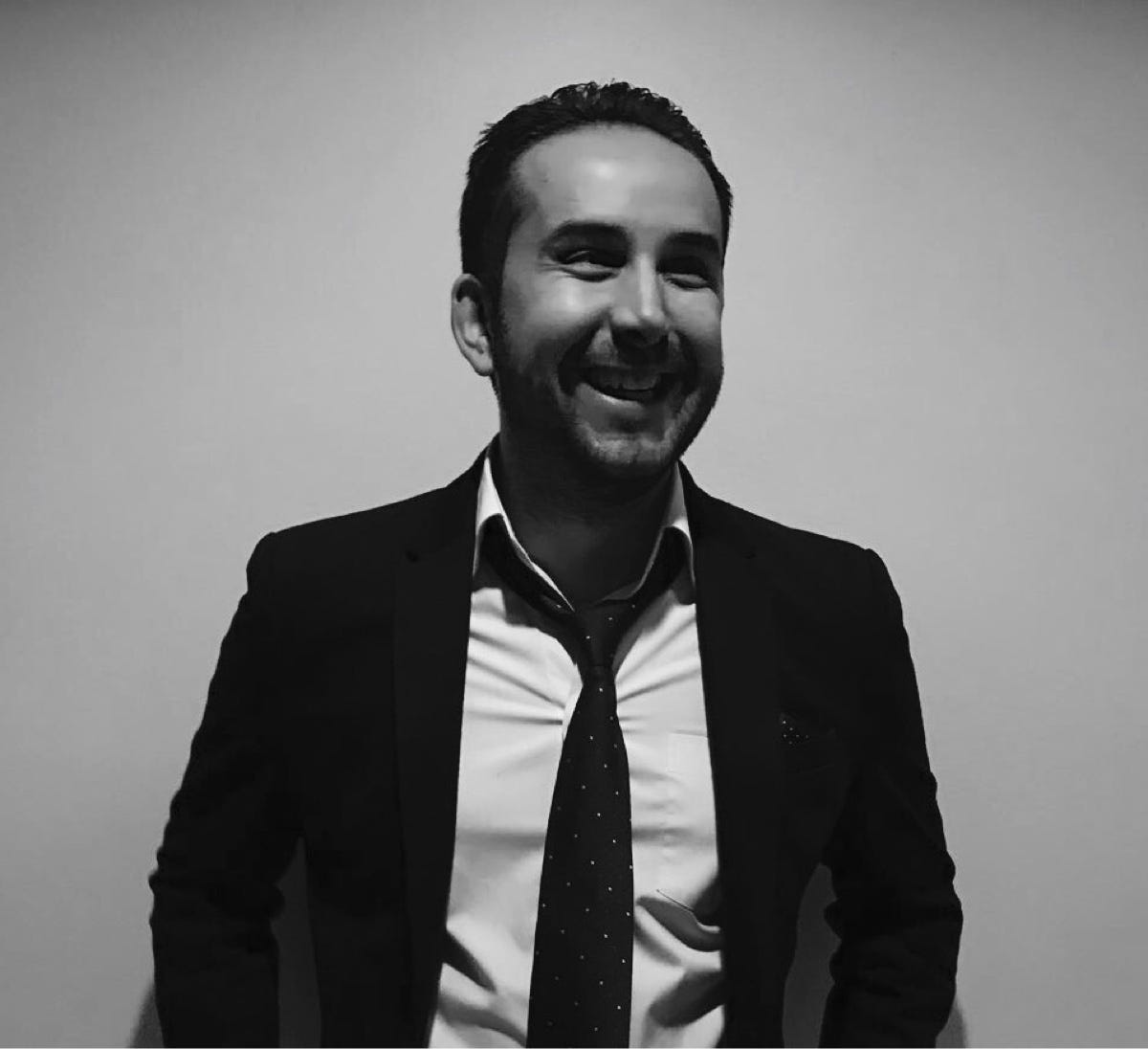 Ömer Nacaklı Medium