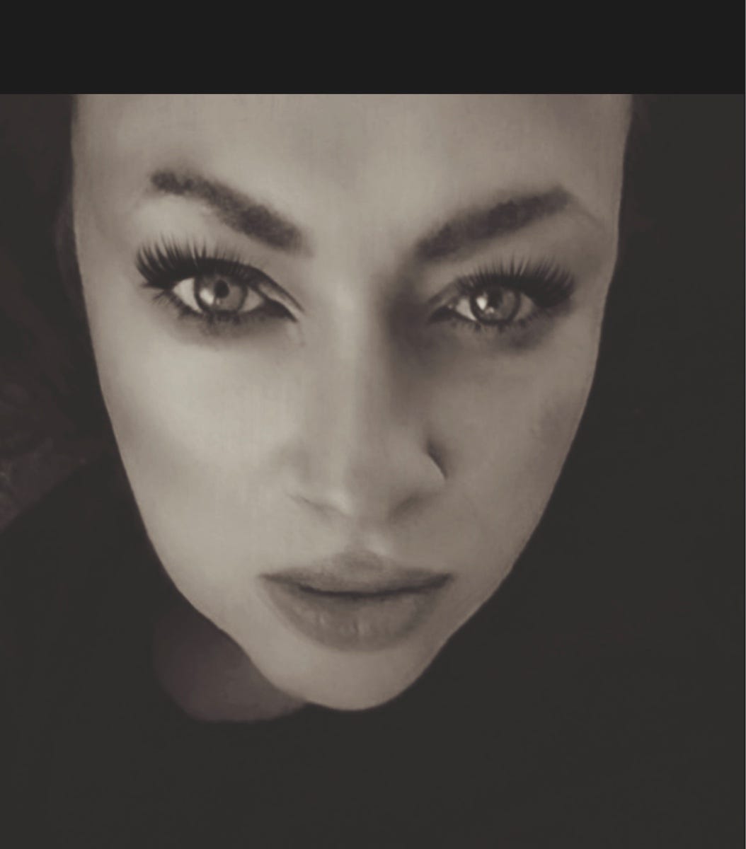 Suzanne van Hensbergen Medium