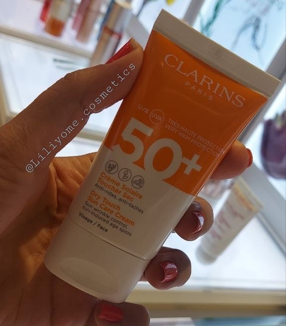 what is the amount of sunscreen for face؟ by Lili.beauty