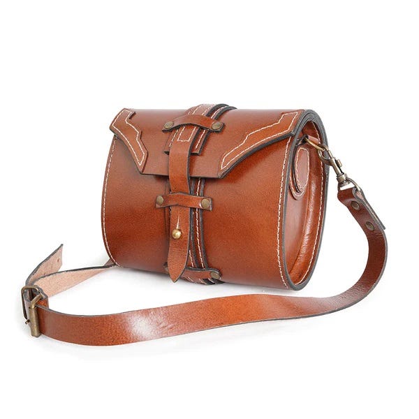 Classic Elegance Leather Old School Bag thegreentanners Medium