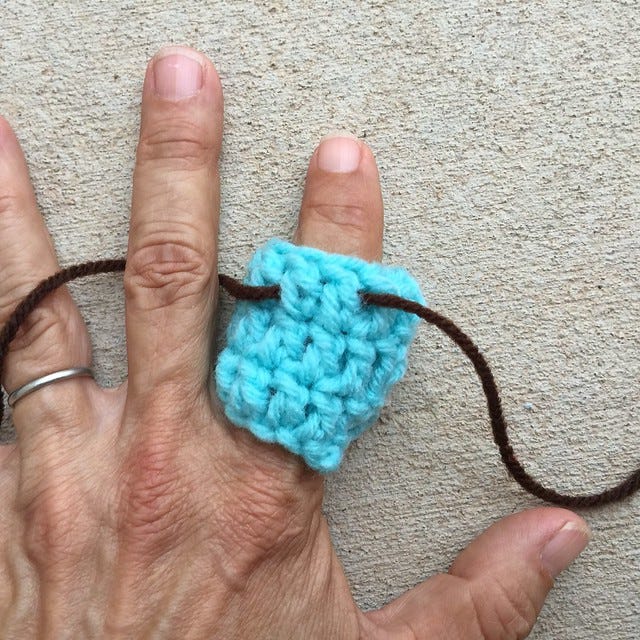 How to Make a Crochet Tension Regulator by Leslie Stahlhut Free
