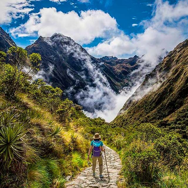 How much does it cost to travel to Peru by Peru Incredible Guides