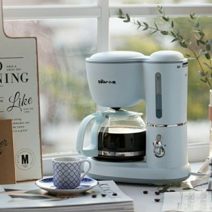 The Convenience Conundrum Electric Coffee Maker vs. Manual Coffee