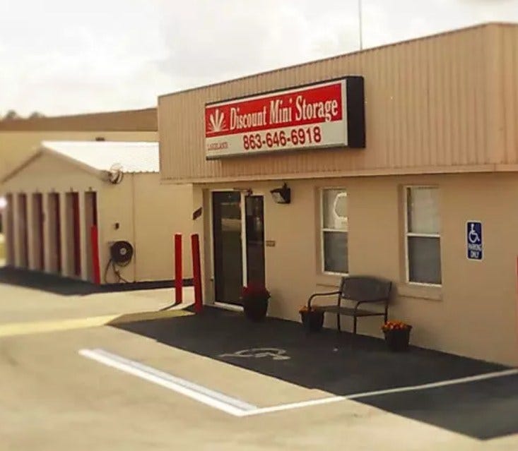 Storage Building Lakeland in FL. Discount Mini Storage of Lakeland, FL