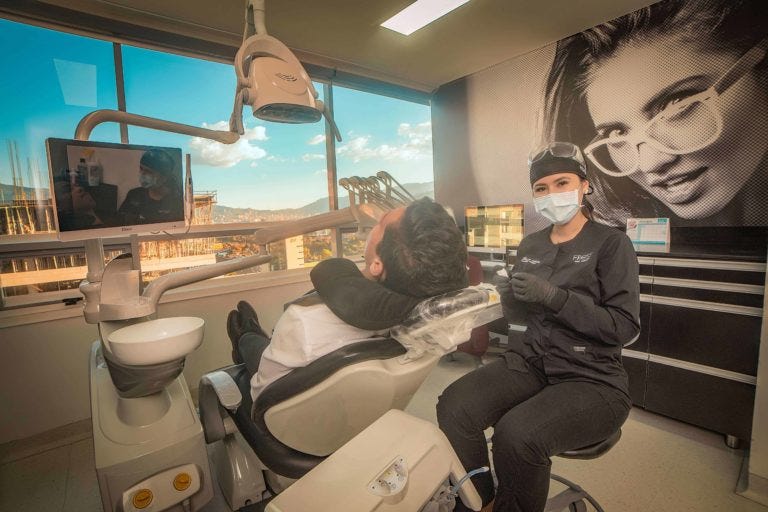 TEETH WHITENING IN MEDELLIN, COLOMBIA. Colombiacaredental Medium