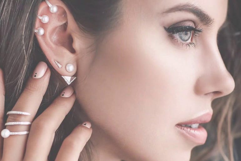 Medusa Piercing Detailed Guide to Know Everything by Inspiration DE