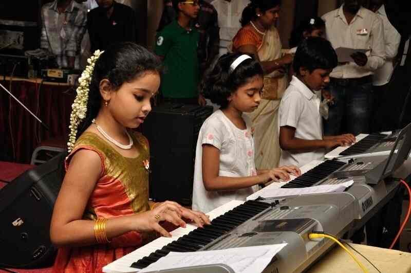 Piano Classes in Gurgaon Unlock Your Musical Potential with Dhwani
