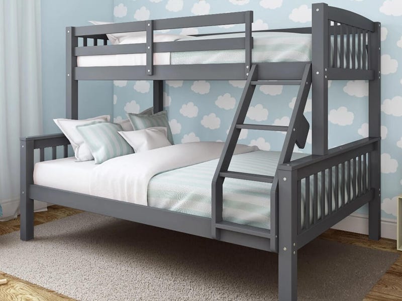 Triple Wooden Bunk BedTriple Wooden Bunk BedTraditional Wooden Bunk Bed