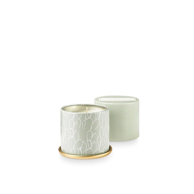 How to Use WoodMode to Modernize Your Kitchen Decor by