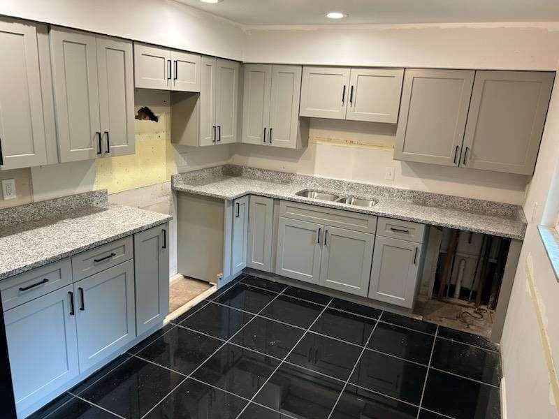 Bathroom in Cincinnati Durable Materials that Withstand