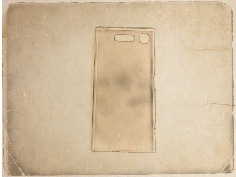 3 Effective Ways to Prevent Your Clear Phone Case from Turning Yellow