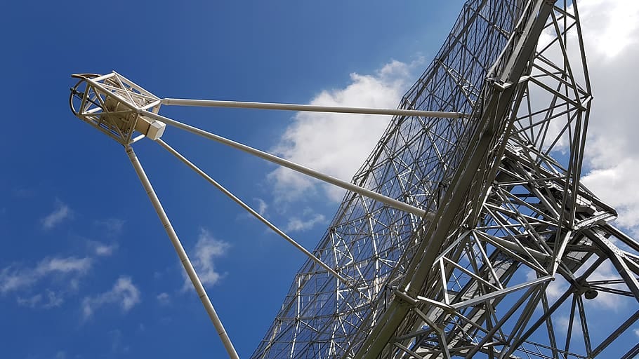 Astronomers Detect Enigmatic Radio Waves Emanating From Celestial Body