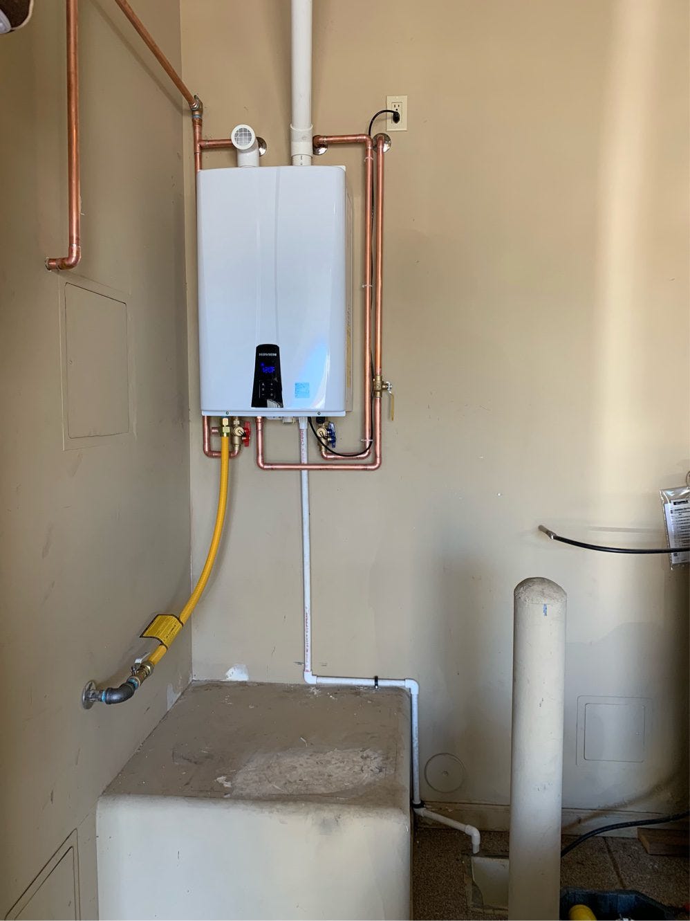 How Does a Tankless Water Heater Work with a Home Automation System