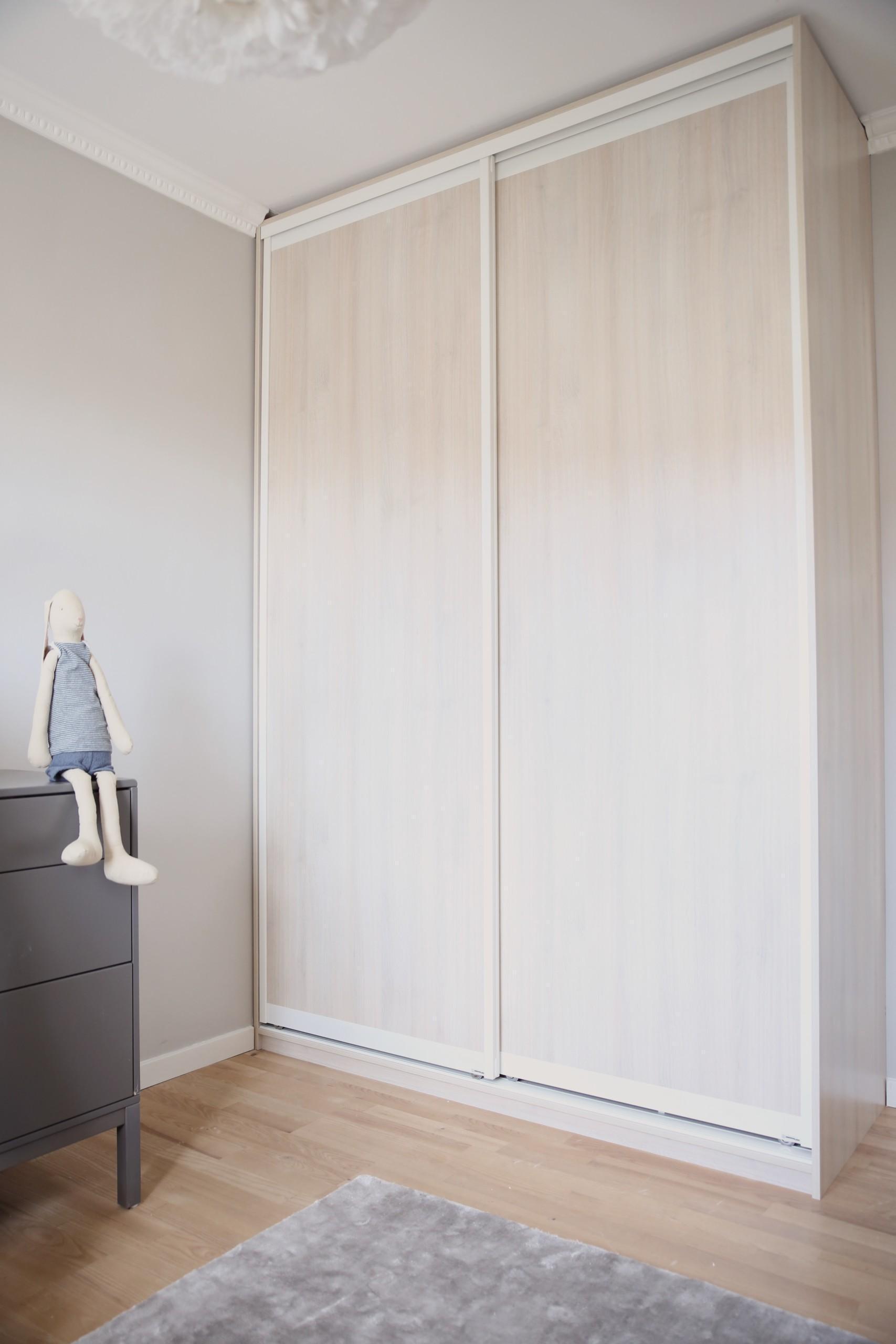 Marbodal Skjutdörrsgarderob Måttanpassad skjutdörrsgarderob Designa själv Mirror Line
