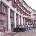 Uttarakhand सरकारी कर्मचारी ध्यान दें, कार्यालय में उपस्थिति के पुराने नियम अब खत्म