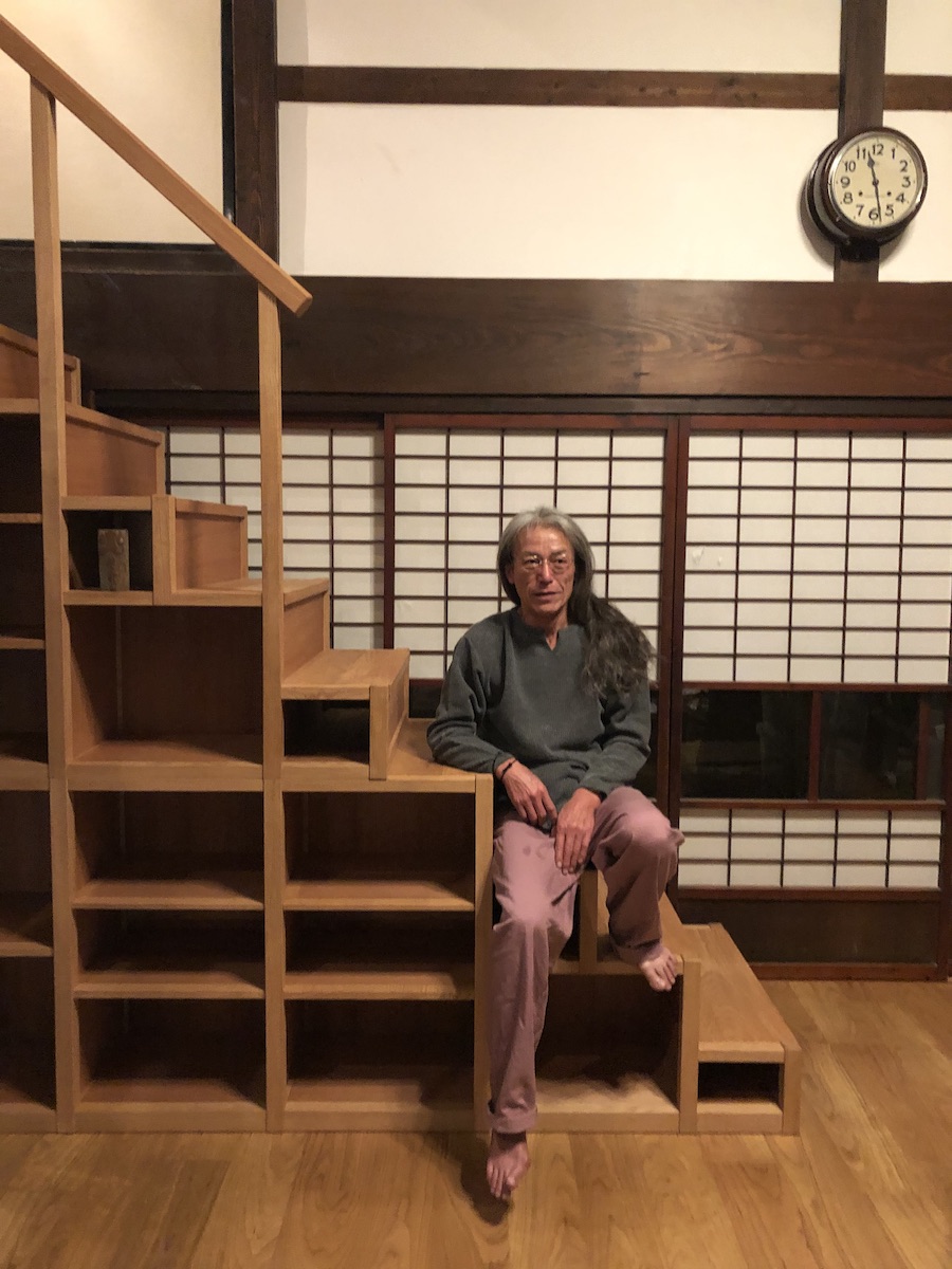 古民家への階段書棚 木工屋みしょう