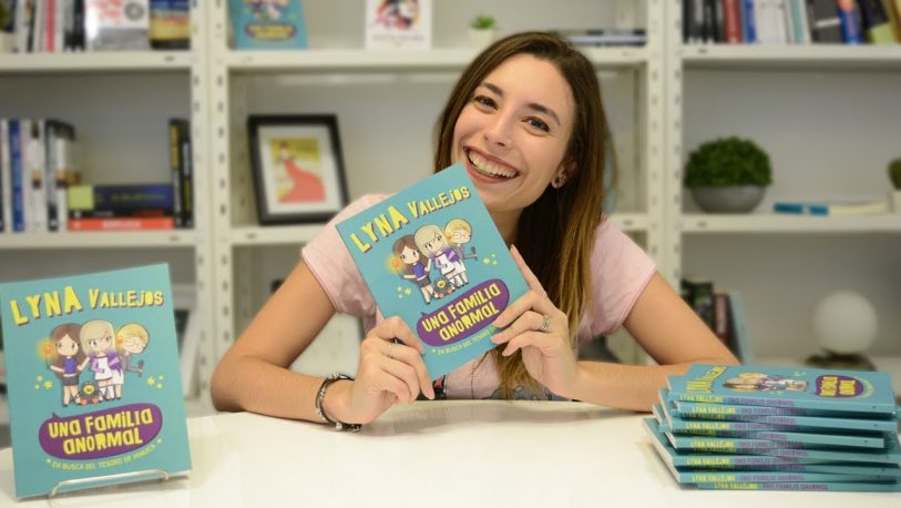 La youtuber Lyna Vallejos encabeza el ranking de los libros más vendidos