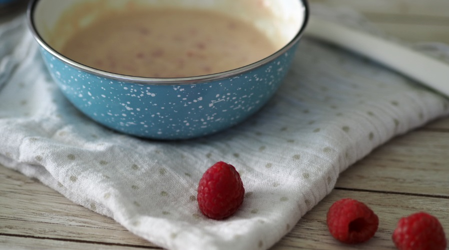 MilchGetreidebrei Grundrezept und mit Himbeeren (Abendbrei, ab 8