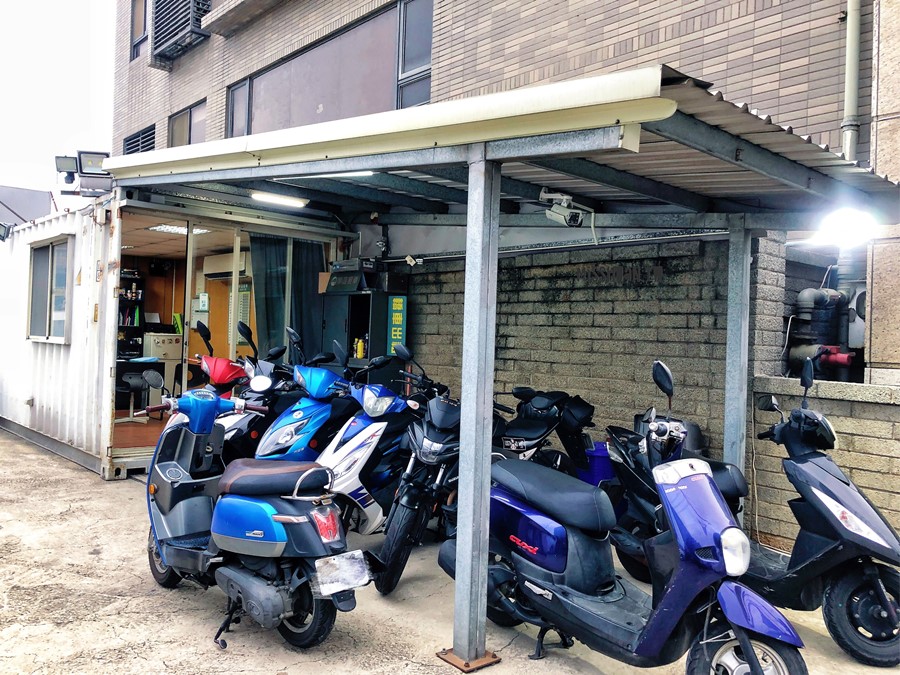 桃園租機車推薦【華誼租車】價格平價&服務好！機車/汽車都可以租！距離桃園火車站只要三分鐘！