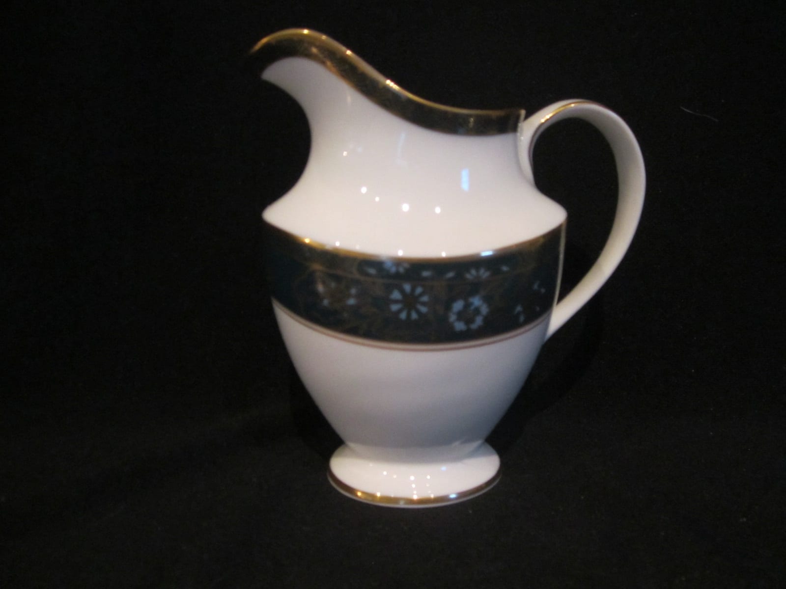 Royal Doulton Carlyle H5018 Creamer Missing Pieces Discontinued