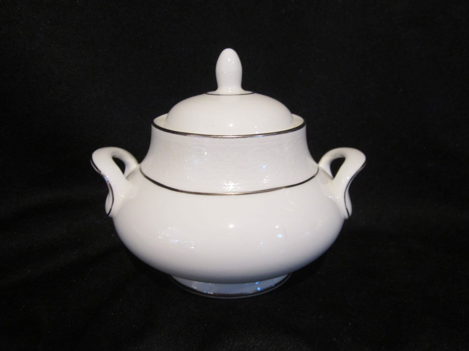 Royal Doulton Lace Point H5000 Covered Sugar Missing Pieces Discontinued Tableware China